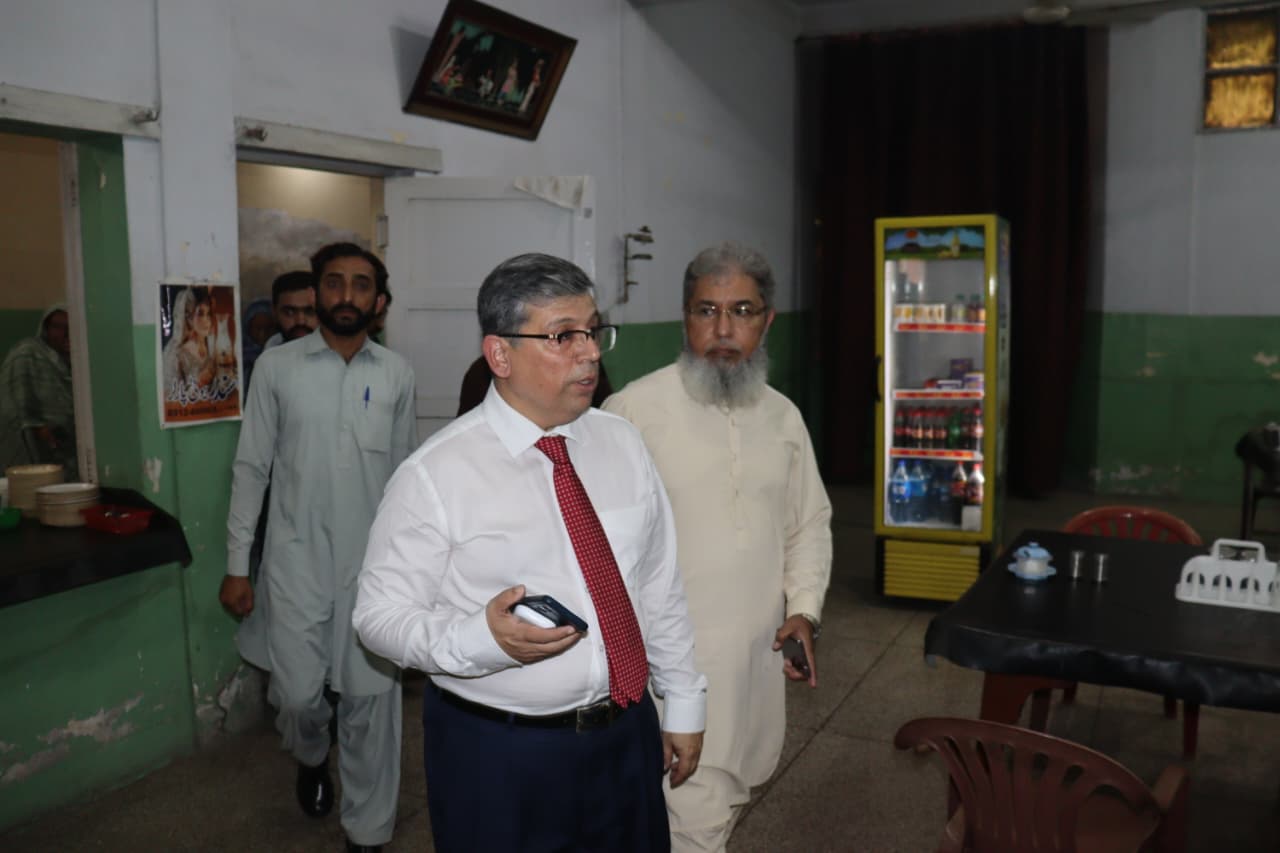 Vice Chancellor Visits Girls' Hostels at FMU